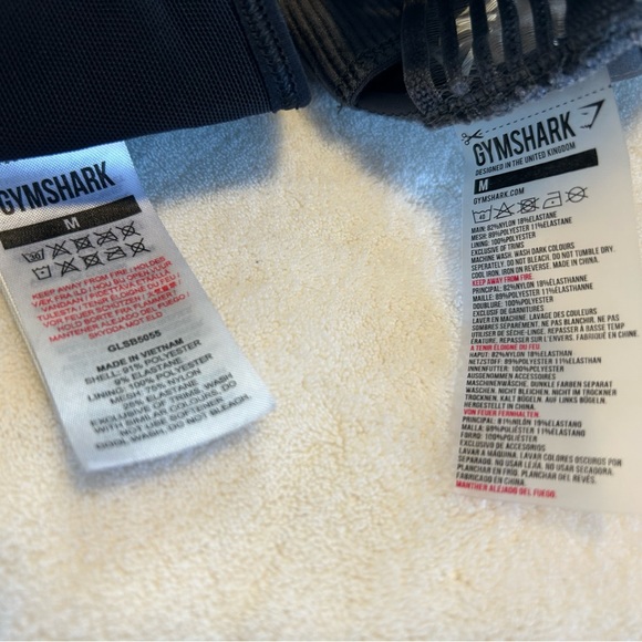 Gymshark medium sports bra black workout fitness cardio sweat athletic athlete - Picture 7 of 7